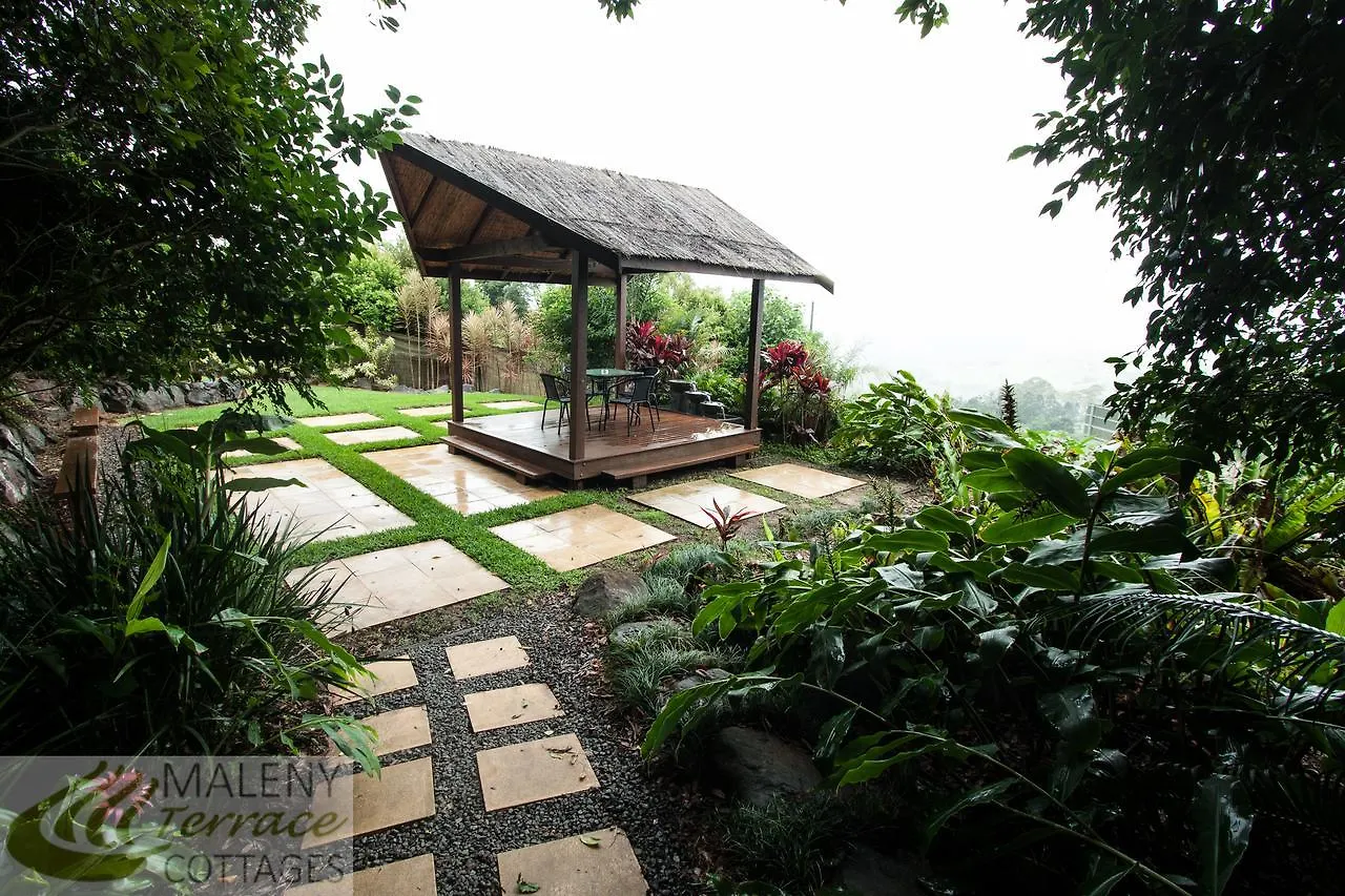 Maleny Terrace Cottages מוטל